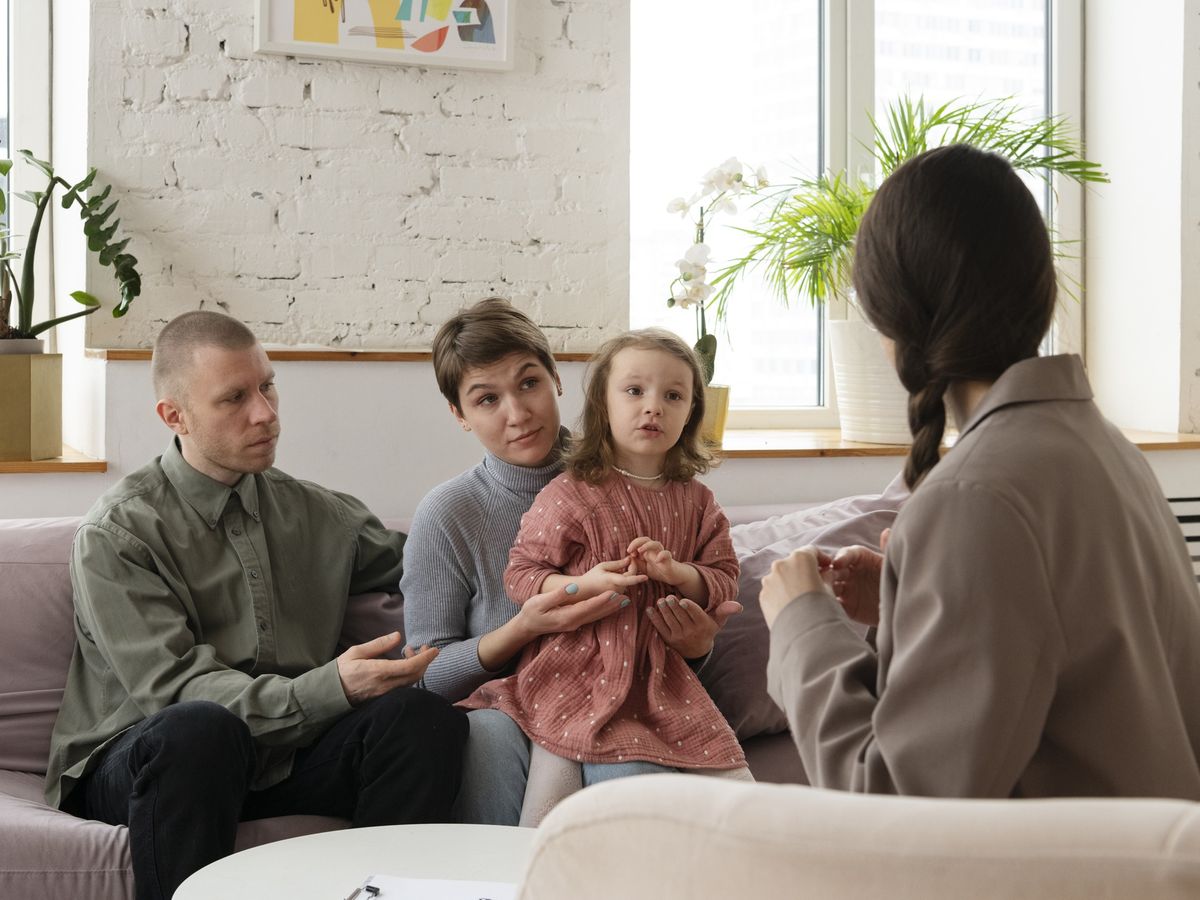 Psychologiczne wsparcie dla rodzin dzieci ze spodziectwem – jak skutecznie radzić sobie z wyzwaniami?